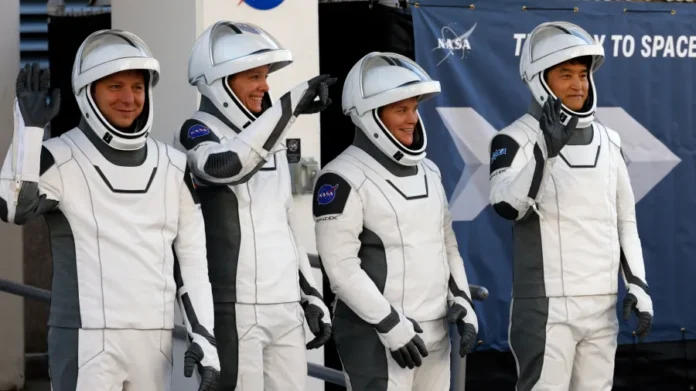 Stranded ISS astronauts stuck longer as SpaceX scraps launch