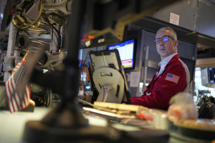 Wall Street rallies
