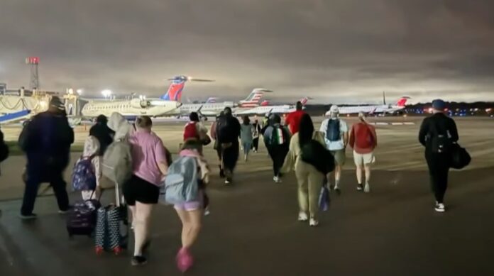Delta Passengers Stuck On Planes